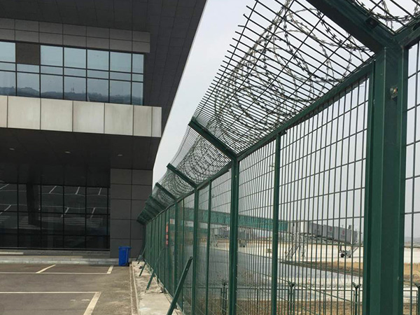 機場鋼筋網圍界案例展示圖片2 機場鋼筋網圍界案例展示圖片2