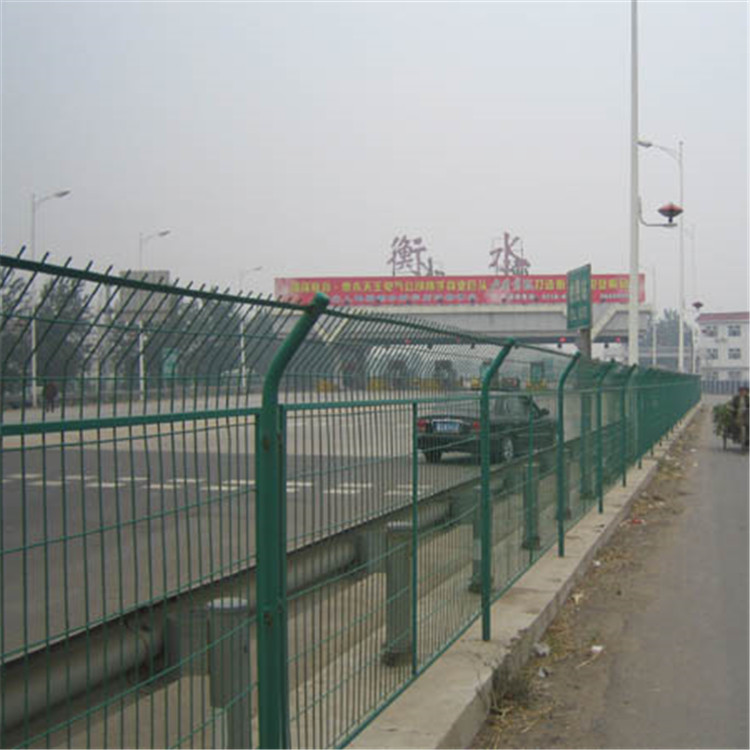 公路護欄網(wǎng)案例展示圖片4 公路護欄網(wǎng)案例展示圖片4
