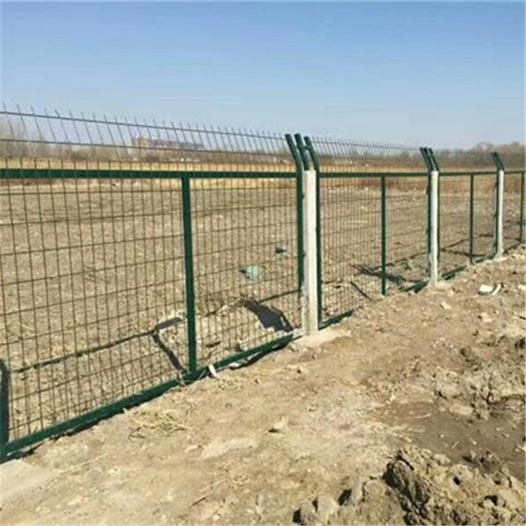 鐵路防護柵欄案例展示圖片4 鐵路防護柵欄案例展示圖片4