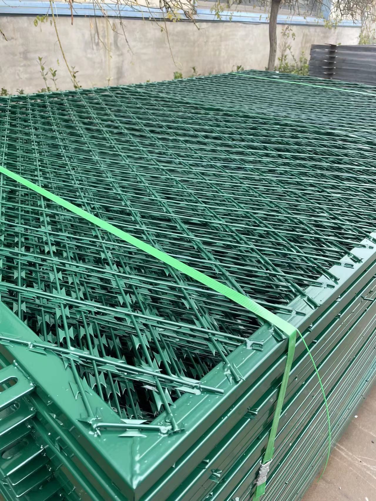 監(jiān)獄焊接刀片網(wǎng)圖片3 監(jiān)獄焊接刀片網(wǎng)圖片3