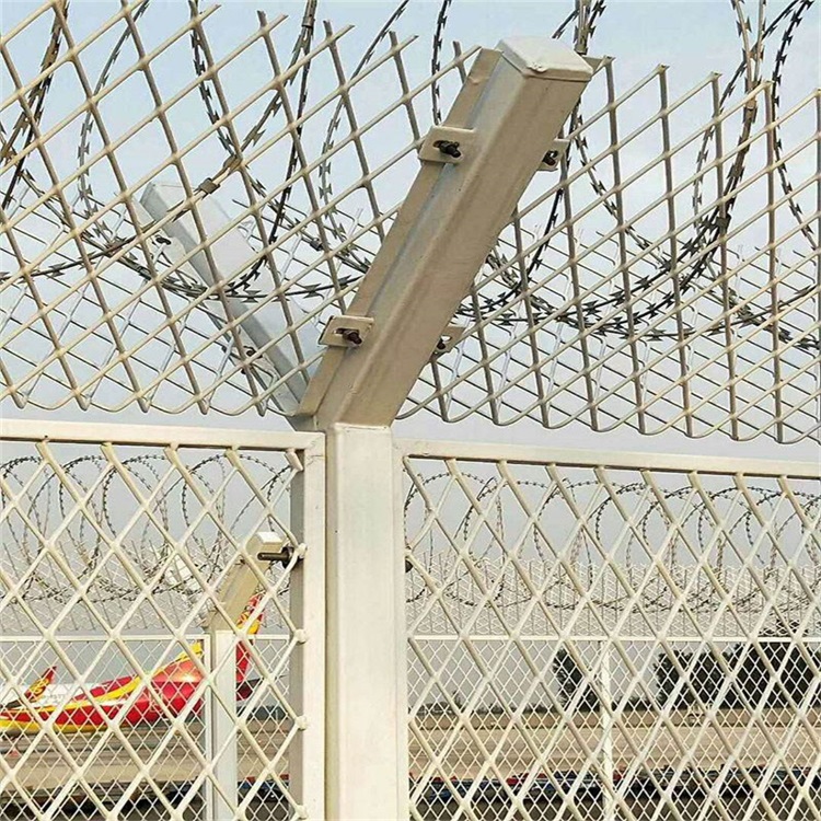 機(jī)場(chǎng)隔離網(wǎng)圖片4 機(jī)場(chǎng)隔離網(wǎng)圖片4