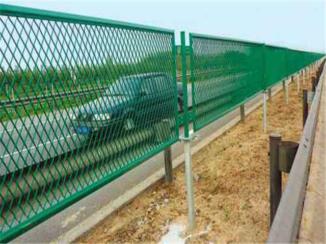 高速公路防眩網(wǎng)圖片2 高速公路防眩網(wǎng)圖片2